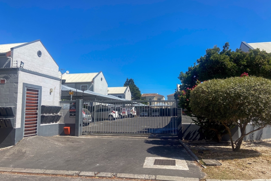 2 Bedroom Property for Sale in Parklands Western Cape